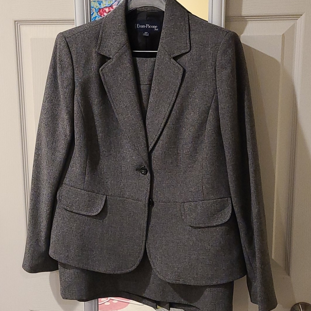 Gray suit jacket 12P